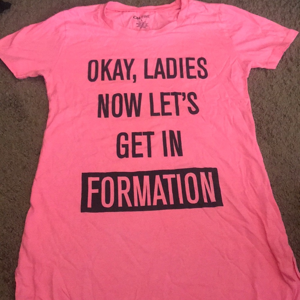 cute pink short sleeve shirt w/ beyoncè lyrics!